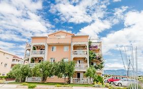 Apartments Peris Resort
