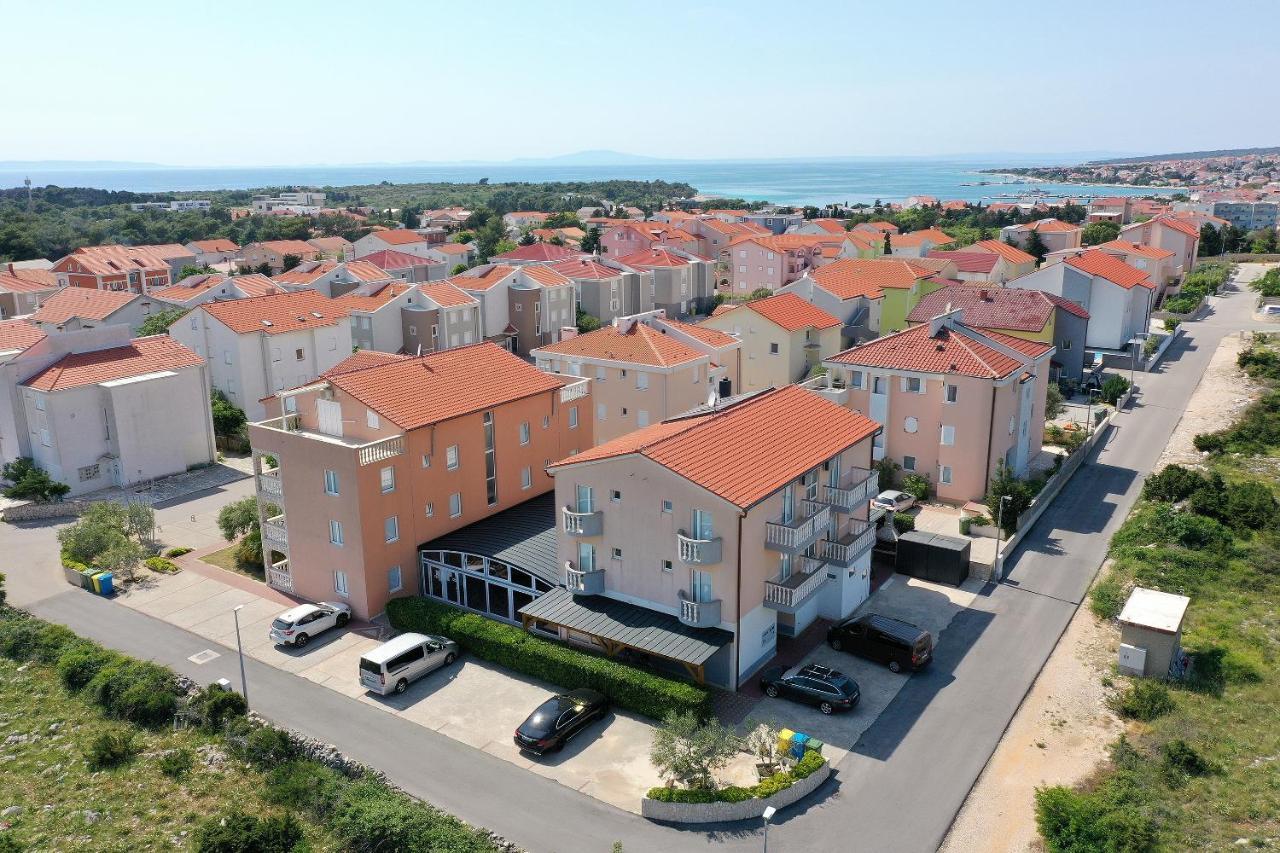 Apartments Peris Resort Novaglia Esterno foto